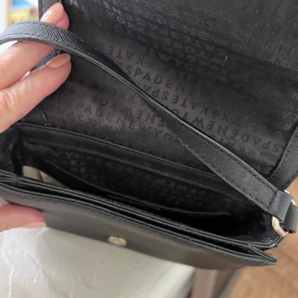 Small Crossbody Black Kate Spade Handbag Gold Trim - Picture 4 of 5